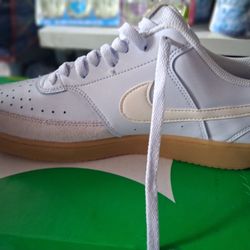 Nike  Men's Size 10.5