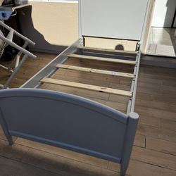 Set Bed Twin And Matress 