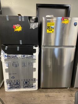 Refrigerators Different Sizes Take One Home In Payments Read Description