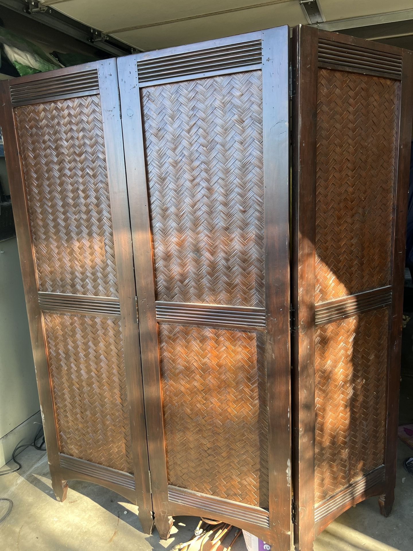 Folding Privacy Screen