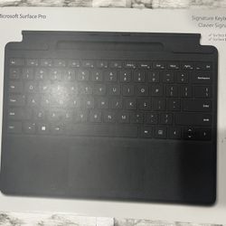 Microsoft Surface Pro Signature Keyboard 