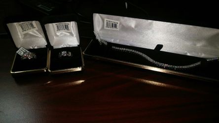 2 rings 1 tennis bracelet