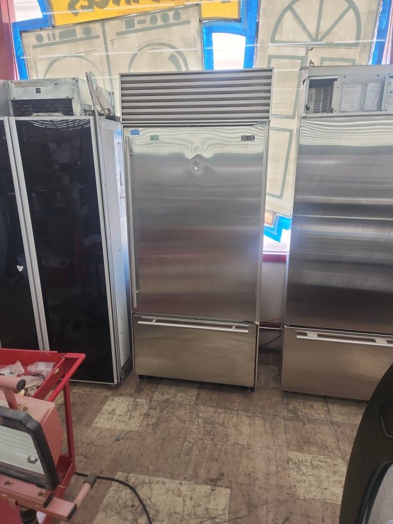 Sub Zero Fridge/freezer
