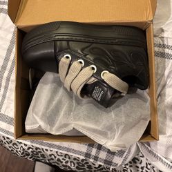 Fashionable Kicks Leather