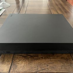 Xbox one X 1 TB With Controller And Headset 