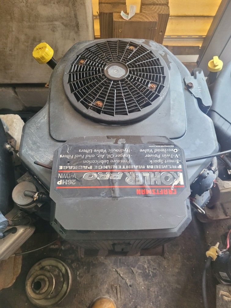 ((Read Ad))((CRANKSHAFT 1 1/8" X 4 1/4"))((26hp VTWIN Kohler Command Pro)) riding Mower