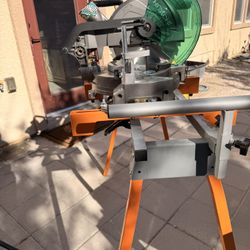 Hitachi Saw Tool Like New 