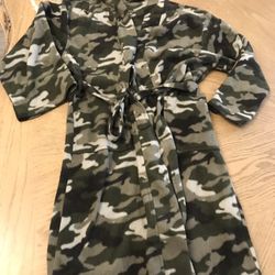 Robe Size 10-12