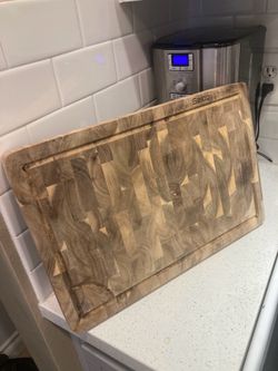End grain cutting board