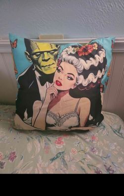 Frankenstein and bride pillowset.