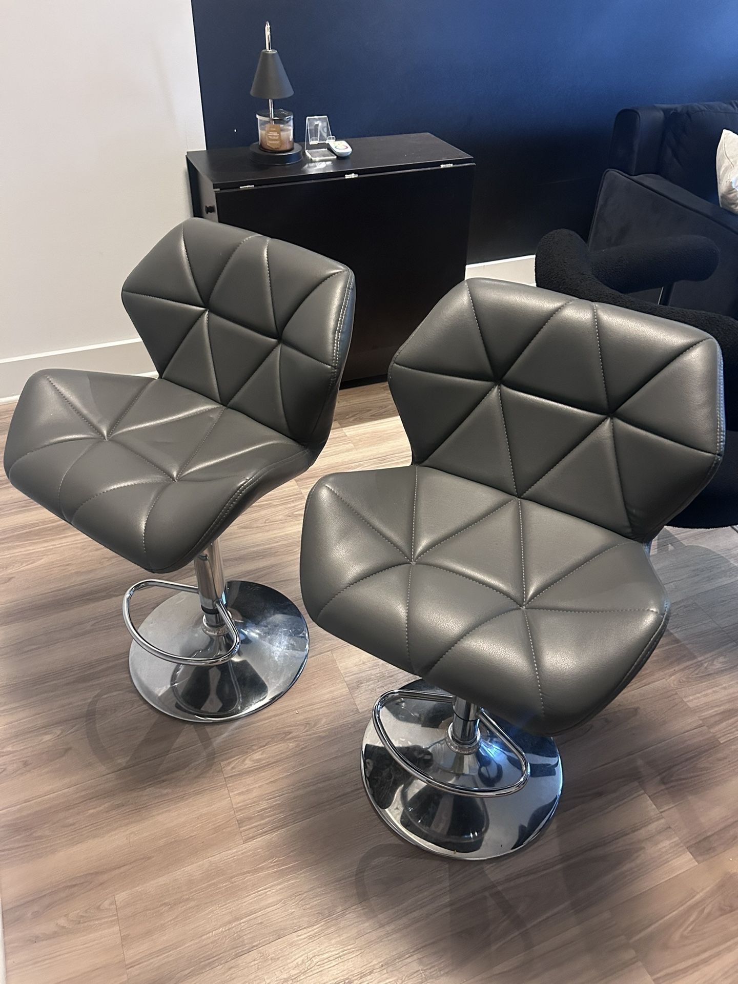 Set of 2 Adjustable Barstools – Grey Faux Leather & Chrome Base