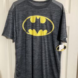 DC comics Batman Shirt Adult Size Large, Tags Still On