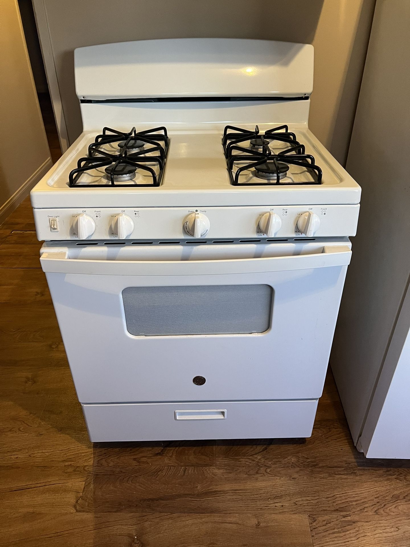 GE Gas Stove And Oven