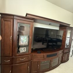 Beautiful Solid Wood Entertainment Center  Large Storage Display Excellent Condition