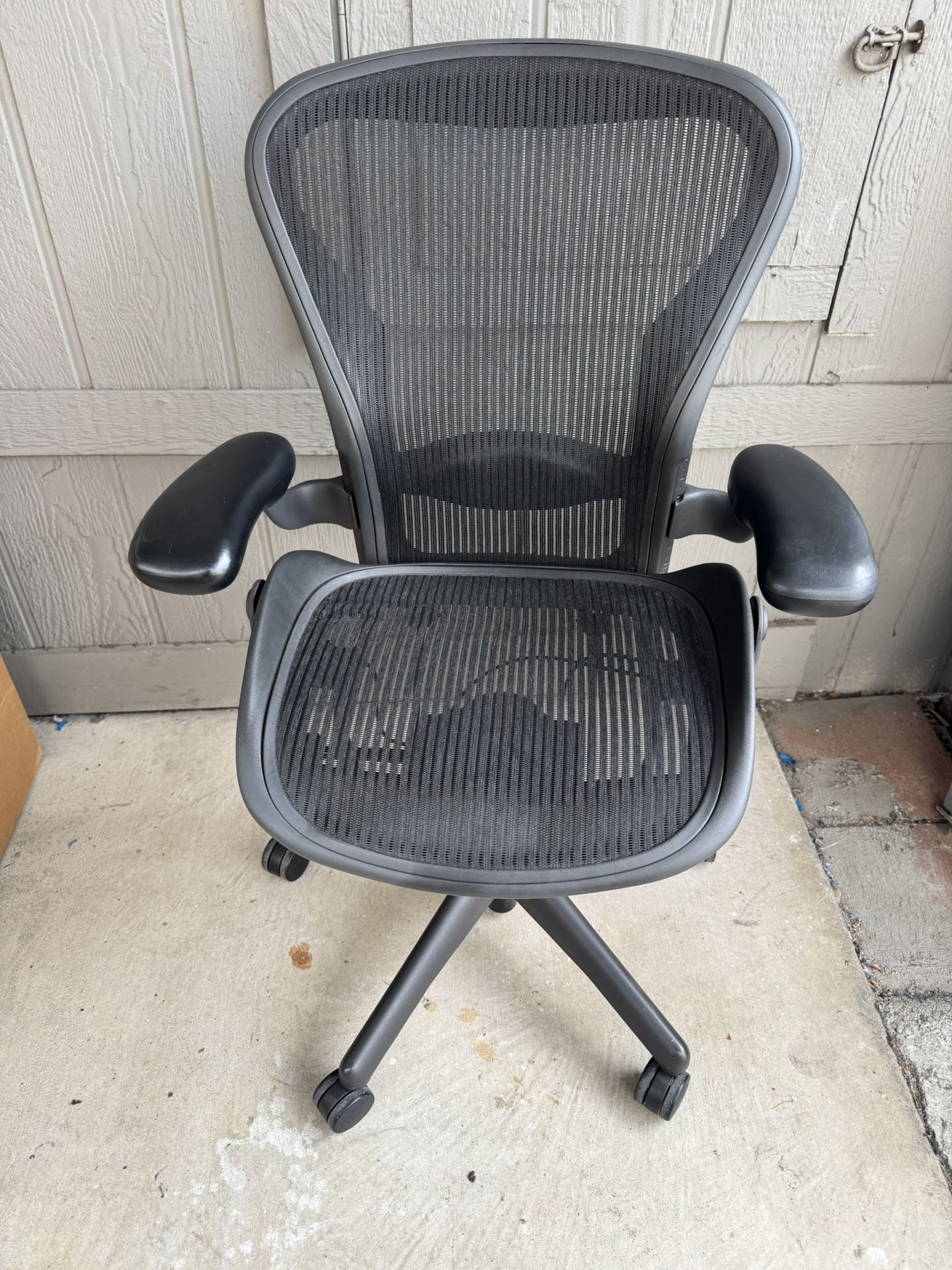 Herman Miller Aeron Chair Size B