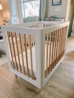 4-in-1 Convertible Mini crib - very clean, assembled