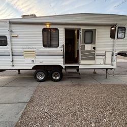 Clean Fleetwood Prowler Fifth Wheel Camper Rv 