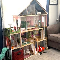 Delta Children Deluxe Maui Dollhouse 