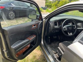 🔥 2012 Dodge Charger R/T – $10,000 NEGOTIABLE 🔥