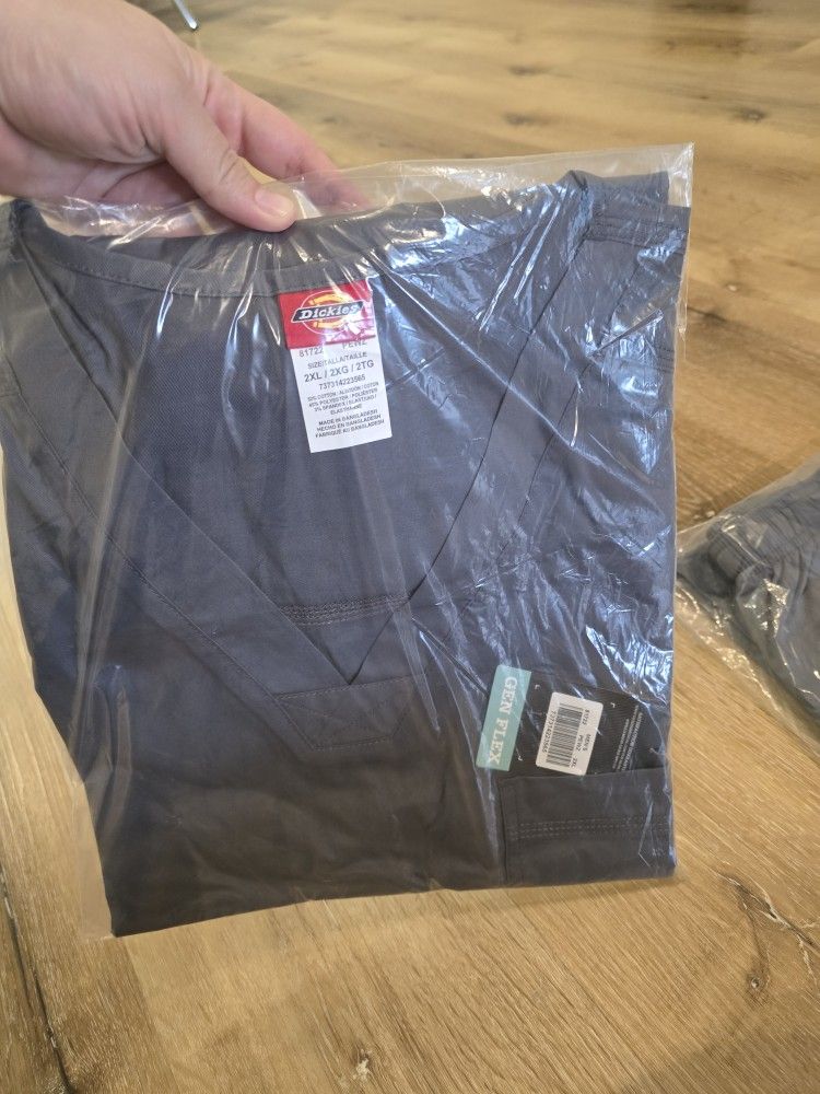 Dickies Gen Flex Men Scrubs Top and Pants brand NEW