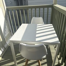 White Square Dining Table – 29.5” x 29.5”