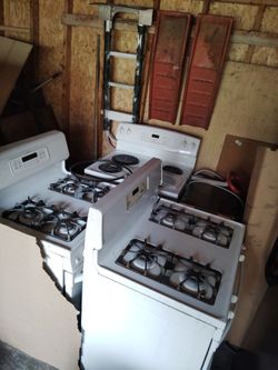 White Freestanding Gas and Electric Ranges