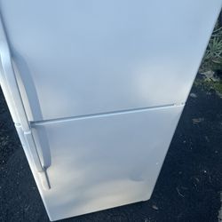 Top Freezer Refrigerator