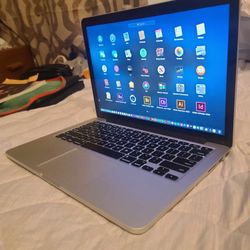 Excellent 13 inch Retina Apple Macbook Pro With Intel Core i5 Processor With Programs 