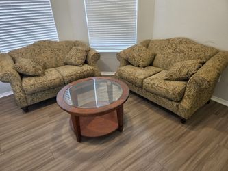 Twin sofa's and coffee table