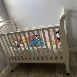 Beautiful Baby Crib $120