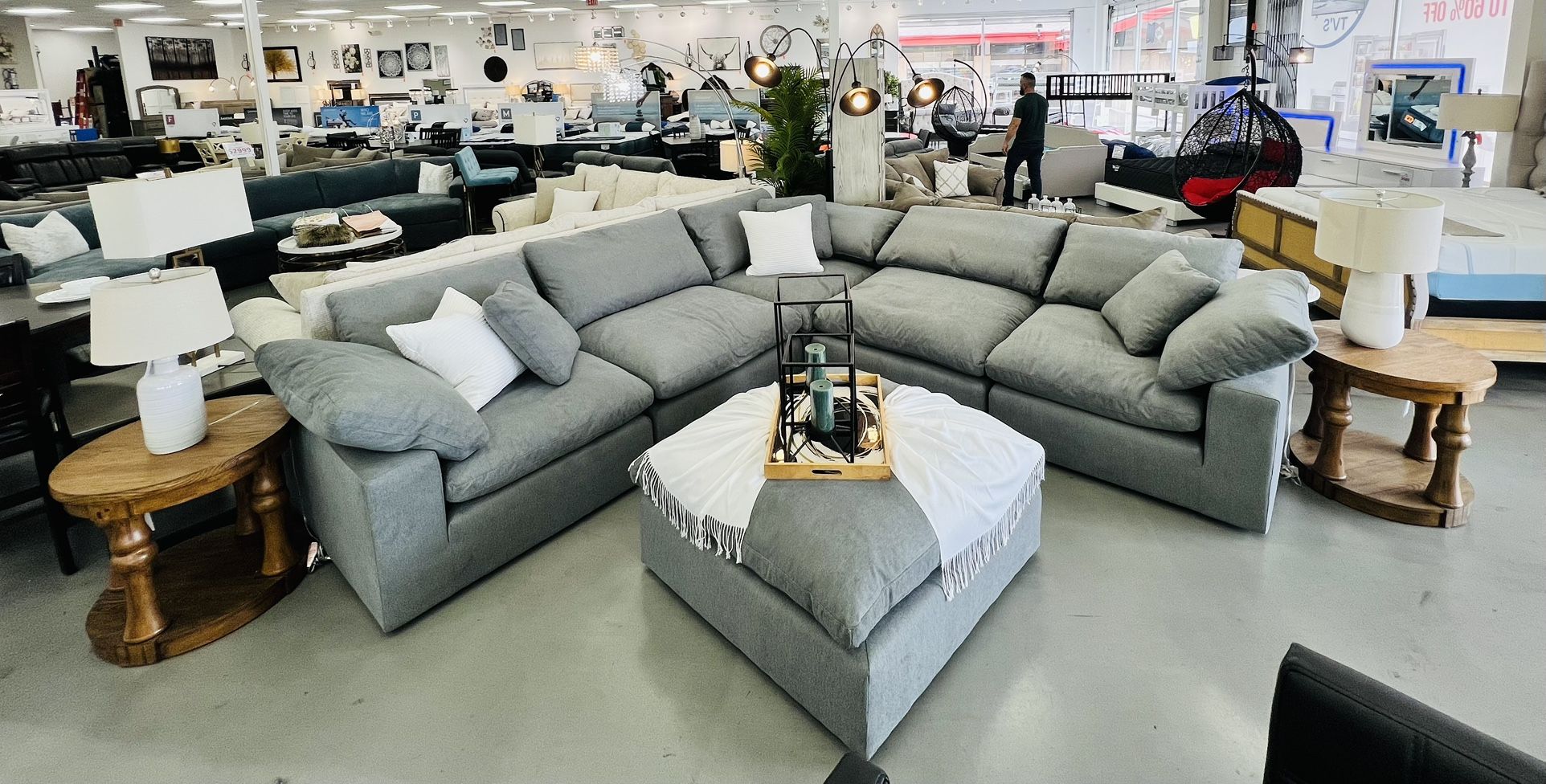 MODULAR SOFA SET 5PC FEELS LIKE CLOUDS!! REG PRICE $2836
