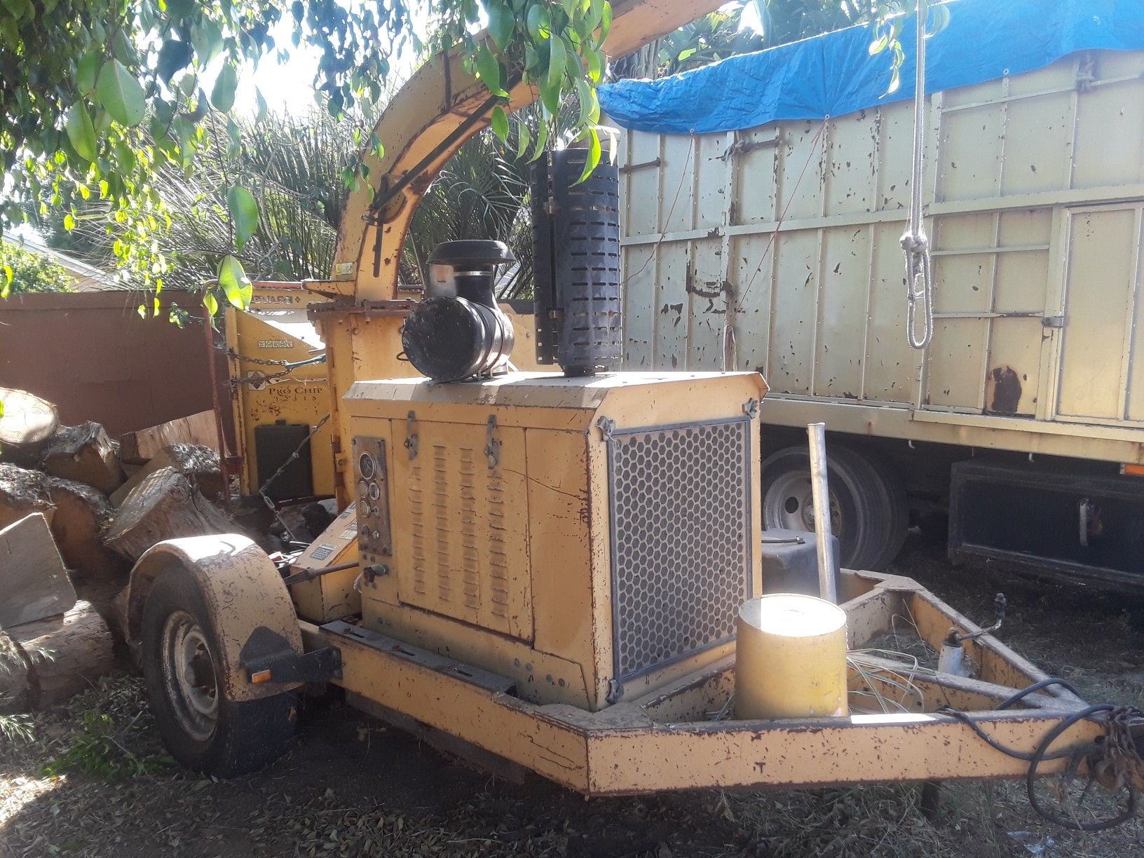 Wood chipper low hrs