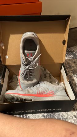Under Armour women 8 1/2
