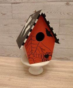 Vintage wooden Halloween bird house decor 🎃