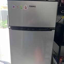 Galanz Mini Fridge