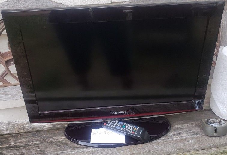 SAMSUNG LCD TV OR MONITOR LIKE NEW