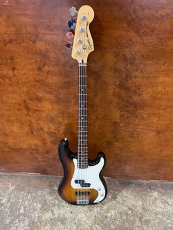 Squier  Precision Bass By Fender 