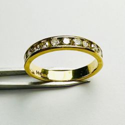 14k Gold Ring with 11 diamonds total 0.7ct size 8
