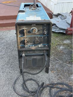 Miller Bobcat 225 Welder
