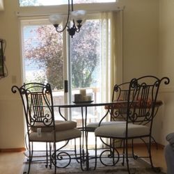 Dinning Table and Chairs 