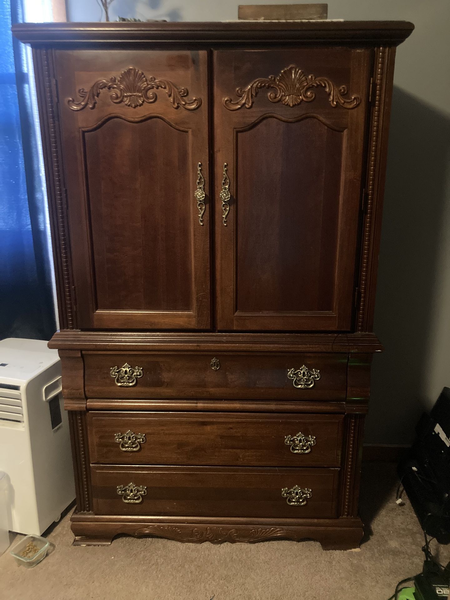 Dresser