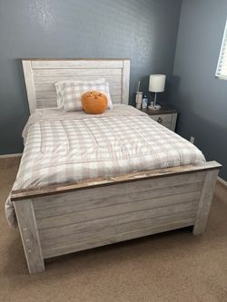 Bedroom set
