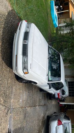 White oldsmobile cutlass seria