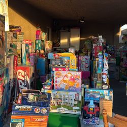 Brand new toys starting from $10 and up.   Juguetes nuevos empezando de $10 para arriba     Open late.  Main St., Desert and eastern. 