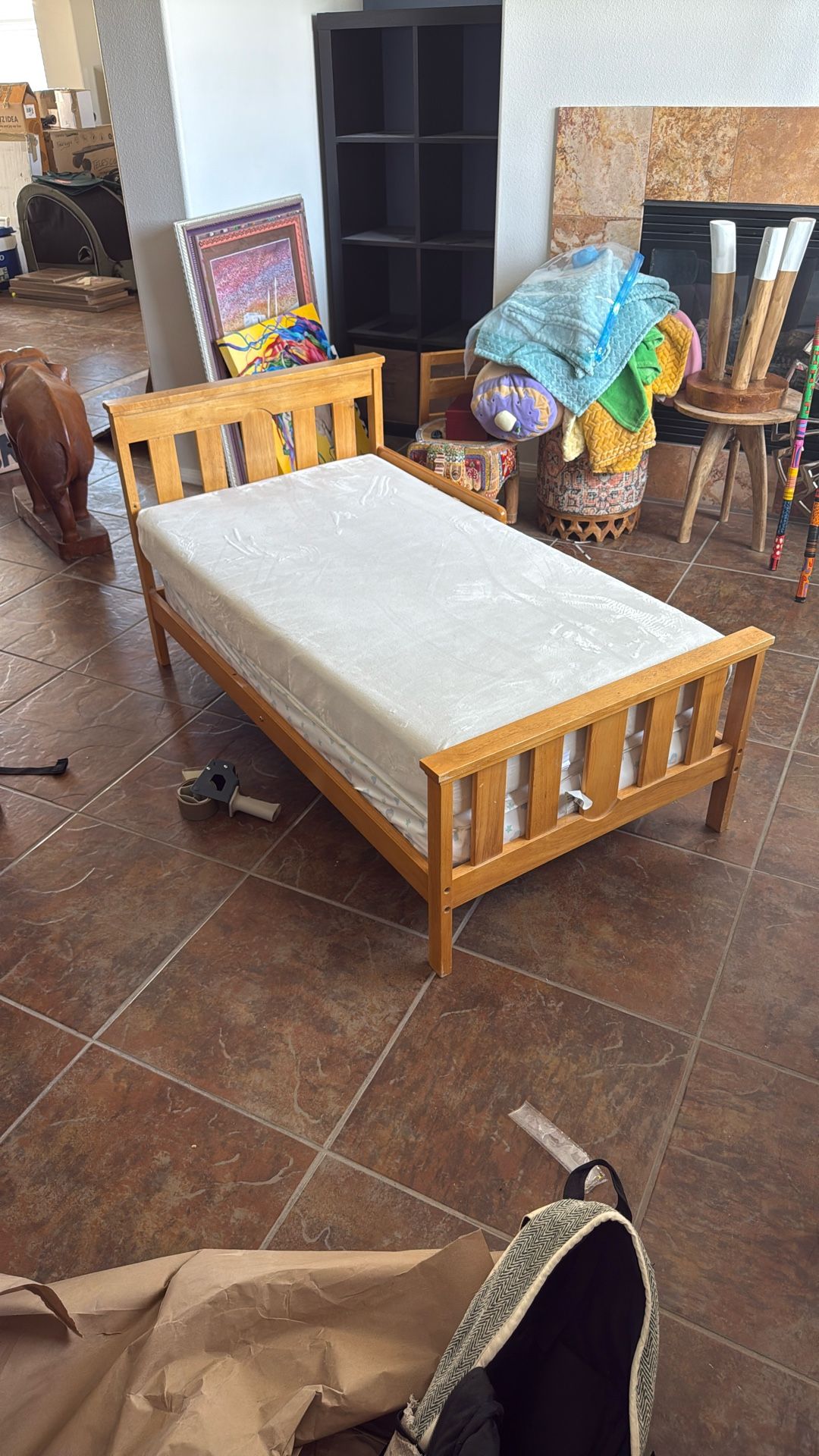 ***NEEDS TO GO*** TODDLER BED W/ BRAND NEW “MY FIRST” MEMORY FOAM MATTRESS