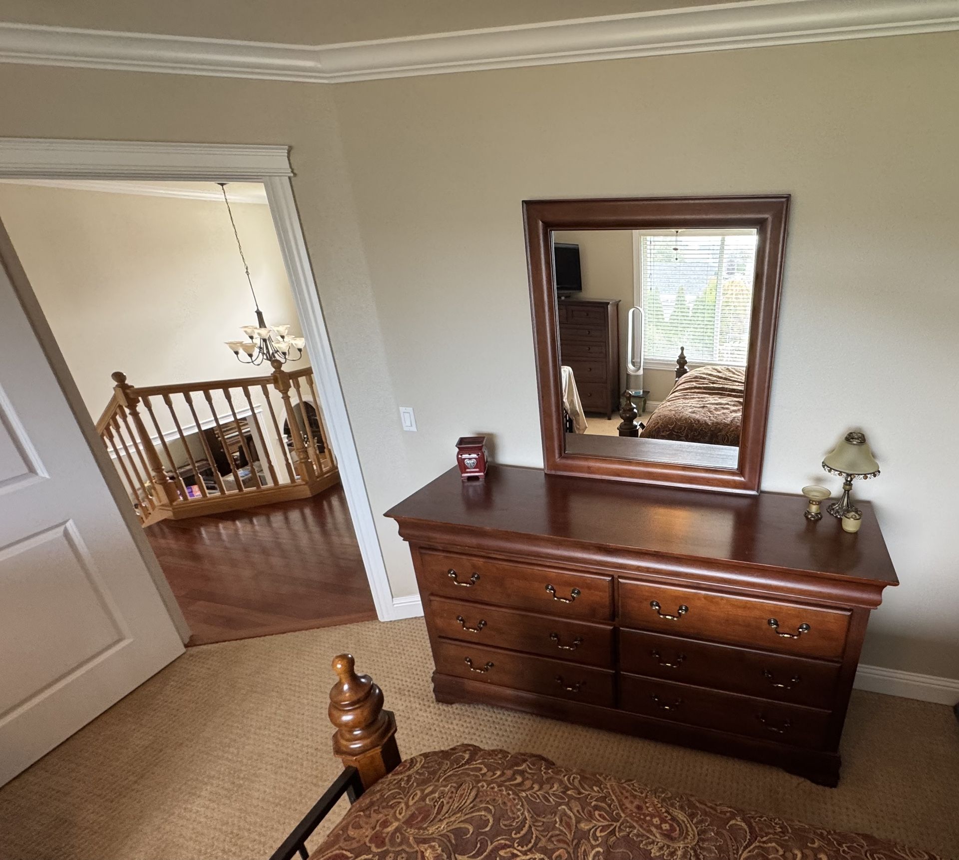 Beautiful Great Condition dresser, and mirror