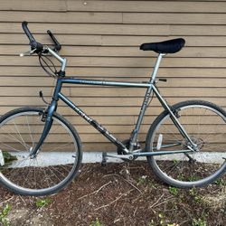 Trek 850 Mountain Bike