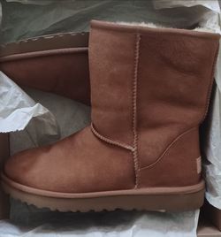 UGGS W Classic Short ll 2 1016223 W/CHE Color: Brown, Size: 8 New