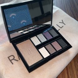 Freematic Eyeshadow Pro Palette