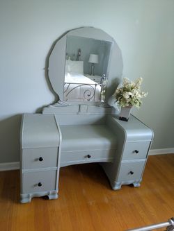 Vintage Vanity Table/ Waterfall Style Mirror. 1940's. Very Nice Condition, Drawers Work Well Too.